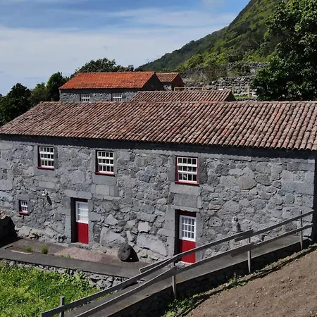 Casas Dos Vimes * Faja dos Vimes